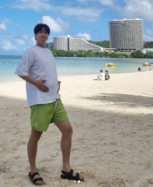 40-year-old natural pregnant Kang Eun-bi, D-line revealed in her swimsuit..♥Laughing out loud against Byeon Jun-pil