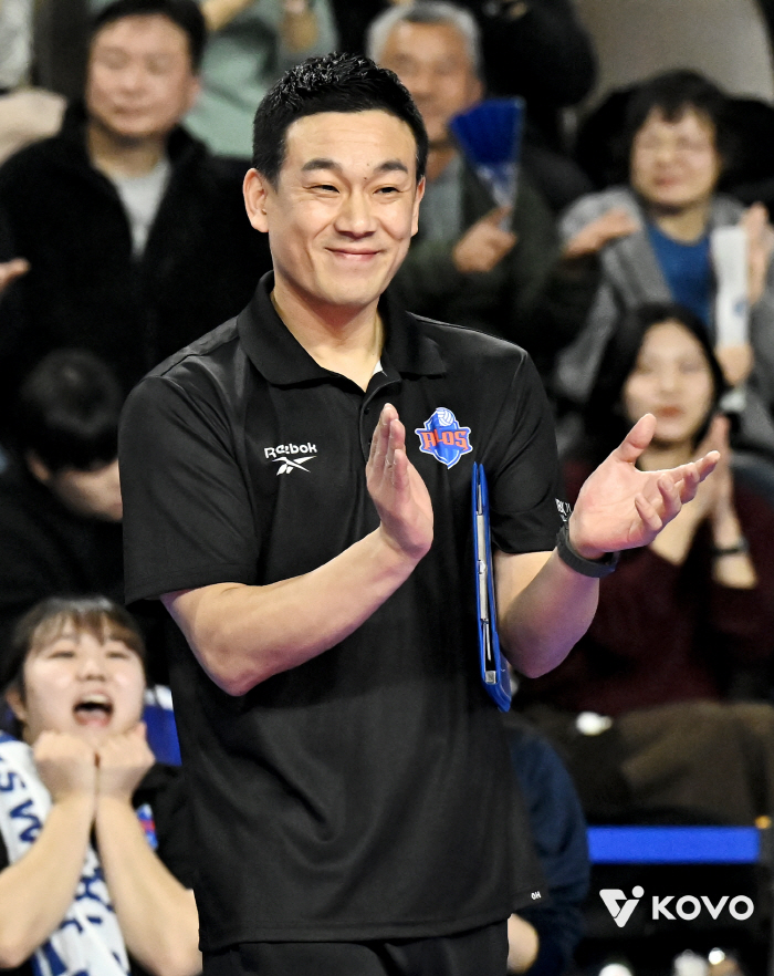 Did the head coach voluntarily resign? Industrial Bank of Korea escapes 7 consecutive losses → First win by acting coach Yeo Oh-hyun, who is thirsty...Heungkuk Life won the shutdown completely