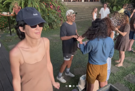 Hong Jin-kyung suddenly found out that he left Korea after three months of divorce from the U.S. He came in a hurry