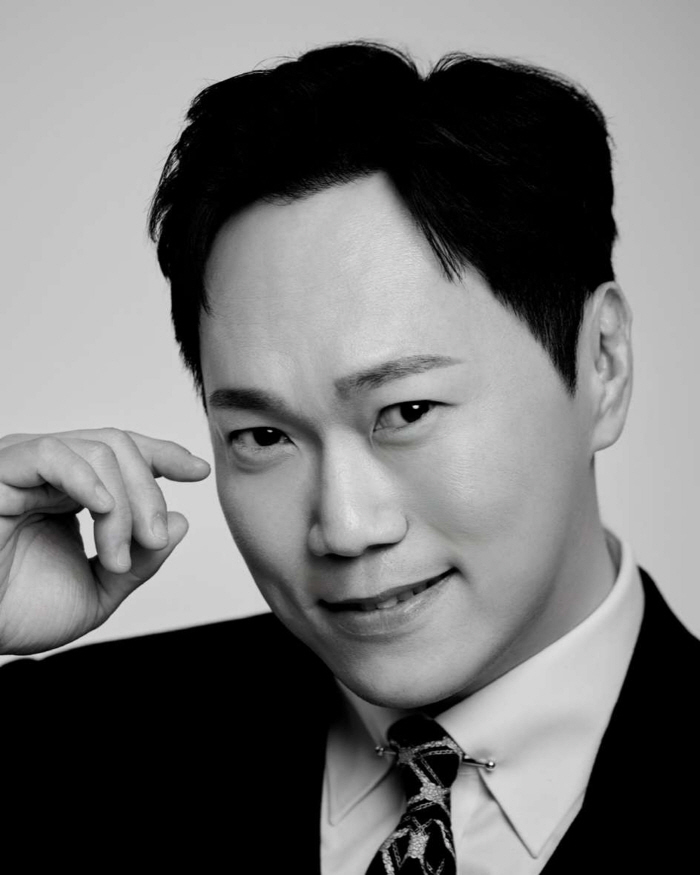 Song Jin-woo expressed that he fought an apology for controversy over historical distortion, in line with the view of mixed race