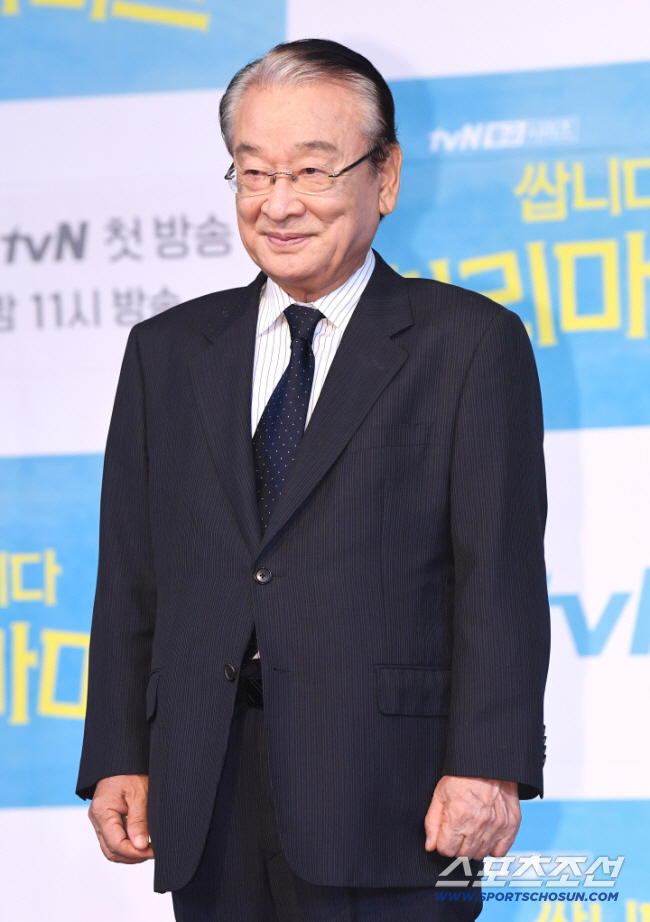 Entertainment Industry Grieves as Nah Yung-suk PD and KBS Honor the Legacy of Lee Soon-Jae