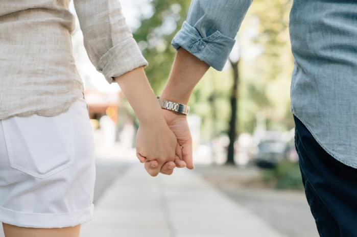 My husband's affair, who was caught by the flood...Stuck in a hotel with another woman