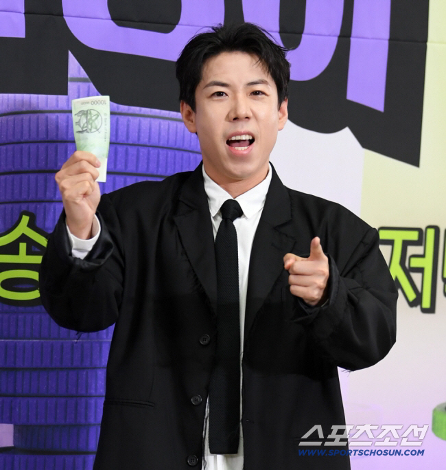 Sechan Yang, how much money have you made in the past 9 years? Thanks to Na-rae Park, I can live off it (Narae-sik)