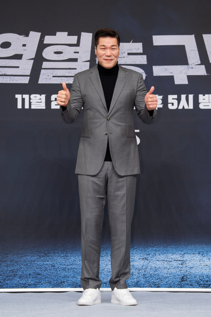 Seo Jang-hoon, who made a comeback as the coach of the 'Fiery Basketball Team' in five years, said, 'I want to convey the sincerity of the players.'