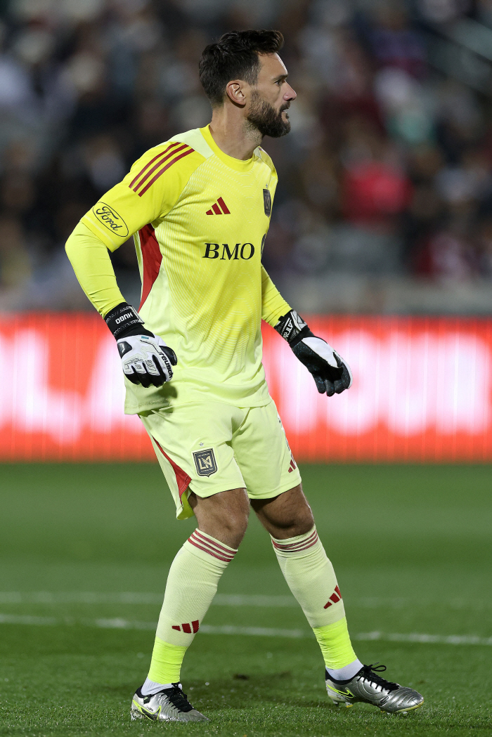 Sonny's forever captain officially announced, ending retirement rumors, staying at LAFC for one more year, with Son preparing for the 11th season with Son Heung-min