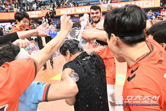 300 wins that no one can reach. The secret is to enjoy the progress of the player rather than to win the championship