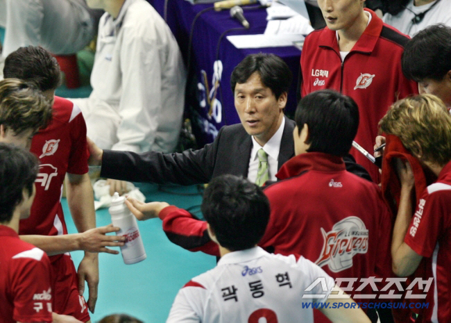 300 wins that no one can reach. The secret is to enjoy the progress of the player rather than to win the championship