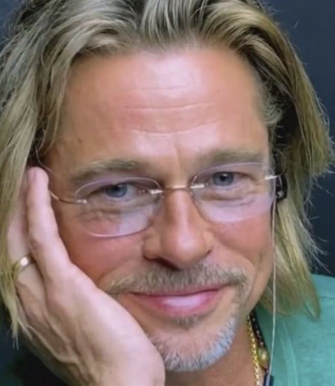 Another Brad Pitt impersonation scam...Waiting for 3 weeks to meet at the hotel