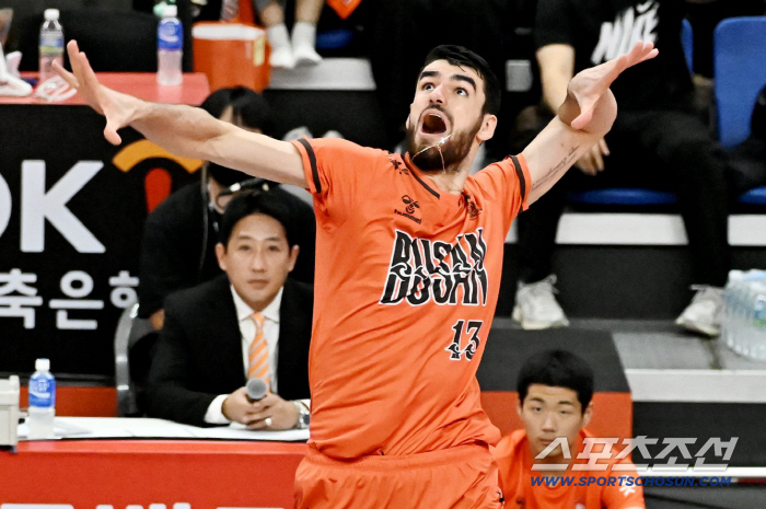 Director Shin Young-chul. The 5th team conquered the 300-win mark for the first time in history → 5th place jump. Samsung Fire & Marine Insurance has lost five consecutive games 