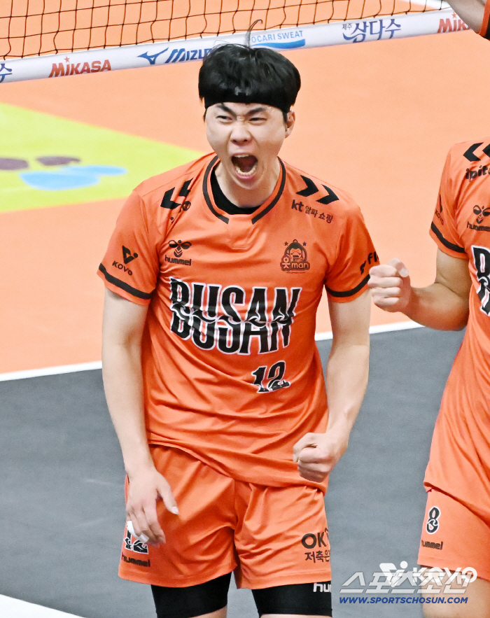 Director Shin Young-chul. The 5th team conquered the 300-win mark for the first time in history → 5th place jump. Samsung Fire & Marine Insurance has lost five consecutive games 