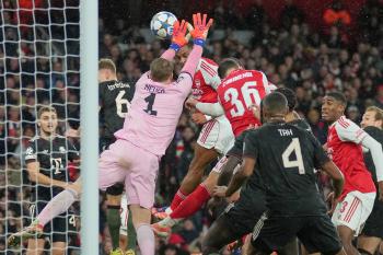 For Arsenal, a corner kick is a free throw and the 10th corner kick goal of the season to defeat the jinx in Munich...I got a treble angle!