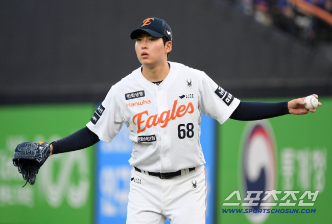 Full time for the first team → Even the KS mound...It's been a year since I've seen the bulk-up effect of my 2nd year 