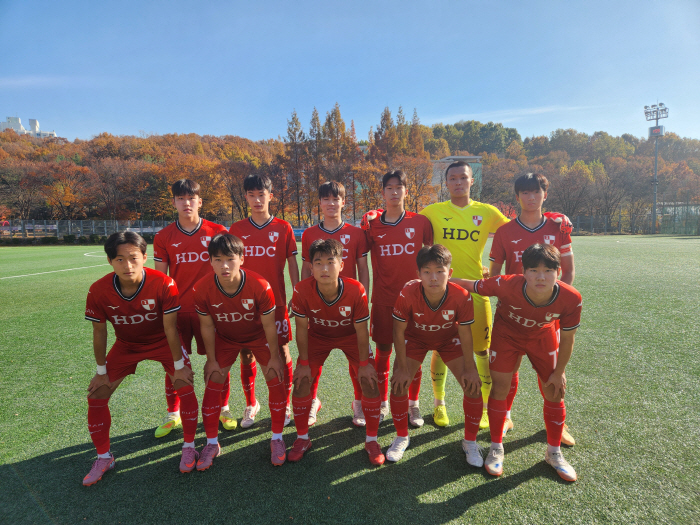 The future of Busan I'Park is golden! Busan I'Park U18 Gaeseong High School won the top split for junior U18 in the 2025 K League. I won three awards this season