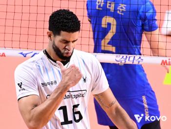 I'll do my best, so help me...Three times in a row, it's over! That's how the first 6,000 points ever was born