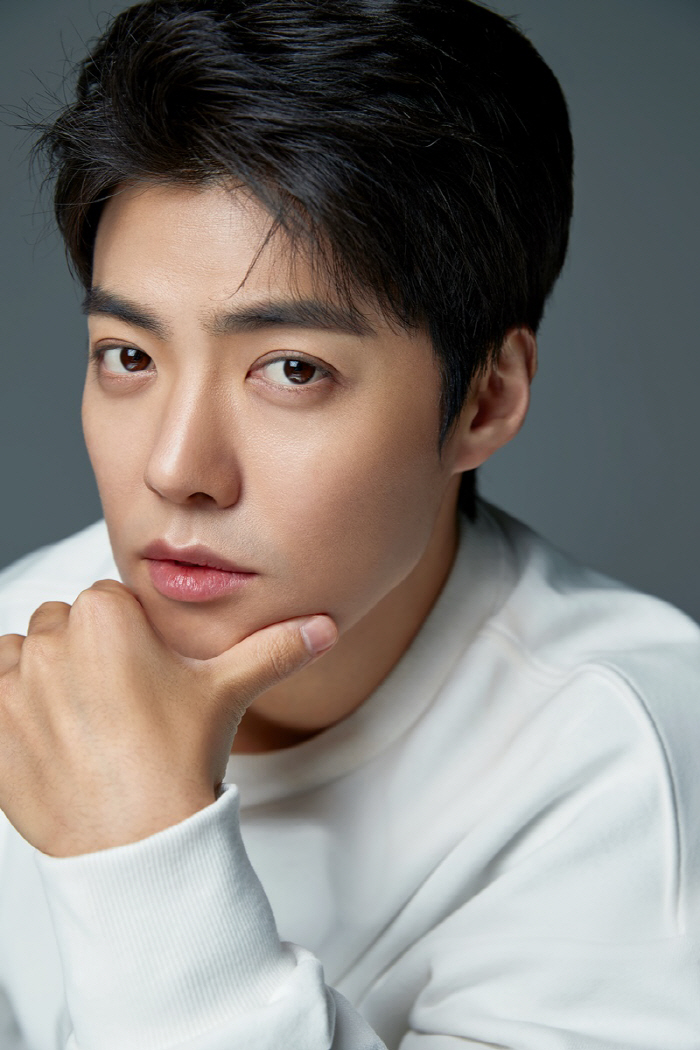 Kangnam to Showcase Bilingual Charm on Global Music Program ‘Change Street’