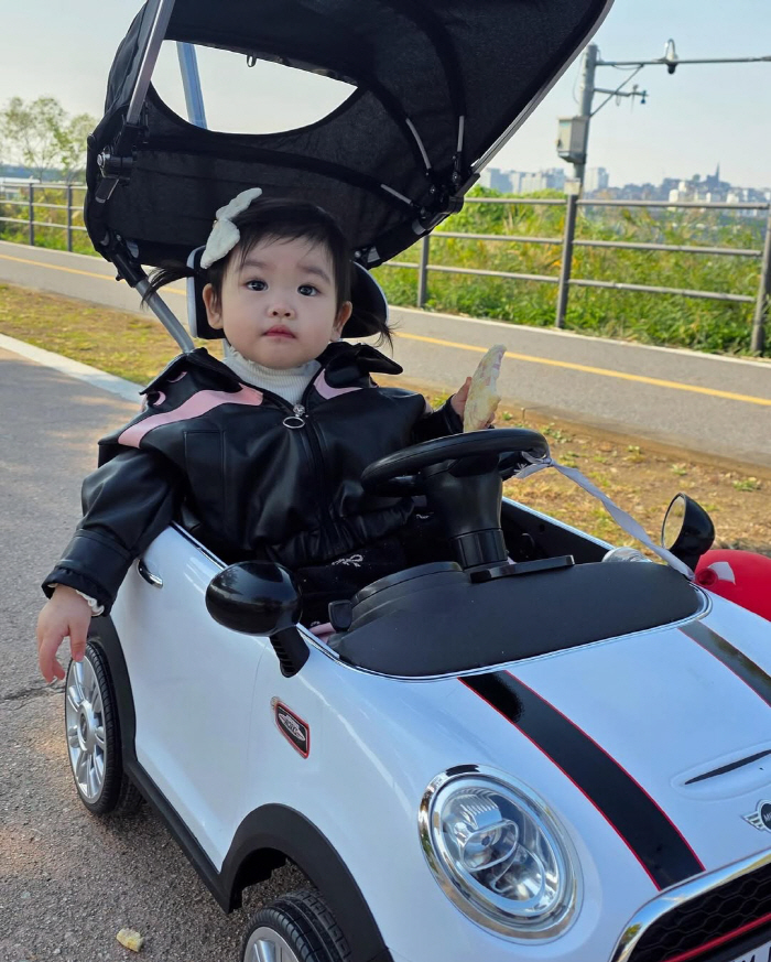 Park Soo-hong's daughter shot 15 commercials and got a foreign car in 13 monthsJAY, a car lover