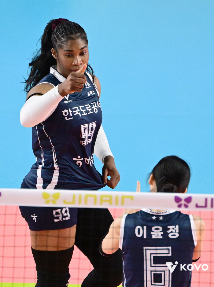 The second-ranked team has won 10 consecutive games. Who will be the first-ranked solo road corporation…Pepper Savings Bank was also completely defeated. 