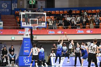Shinhan Bank of Women's Basketball filed a strong complaint with WKBL, saying the buzzer beater from the KB match on the 26th was a bad call