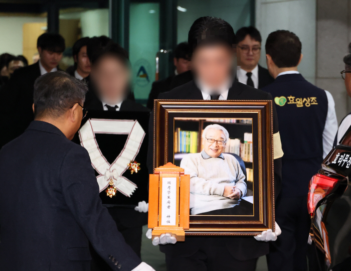 Son-in-law Information Seok → Fan Club Chairman Ha Ji-won sobbing... Lee Soon-jae, Young-myeon in seeing off his juniors