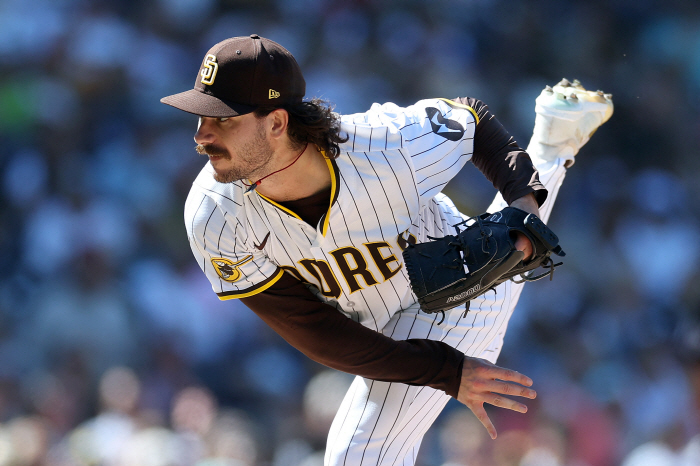 Winning? I'll buy it with money now. How much is it? How much is it? Toronto's Stuck, Strikeout Machine Seeds Bet 210M Hot