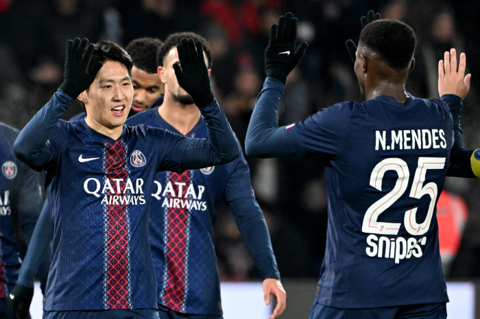 It was a perfect game. PSG coach Enrique, who was really satisfied with the victory over Tottenham, said Lee Kang-in would be the Joker