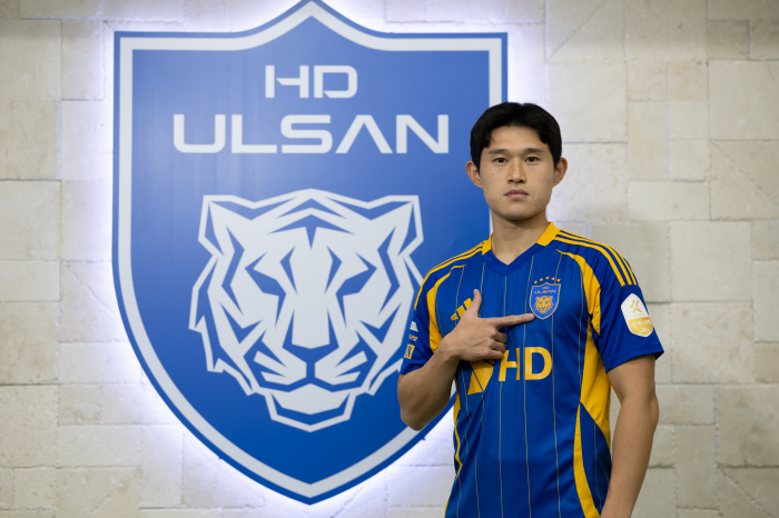 Lee Dong-kyung, MVP delivered in handwritten letters with broken ribs...13 goals and 12 assists → No. 1 attack point, and a two-way match with Park Jin-seop, the winner