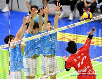  Jung Ji-seok, Kim Min-jae, Han player with big eyes, block him no matter what