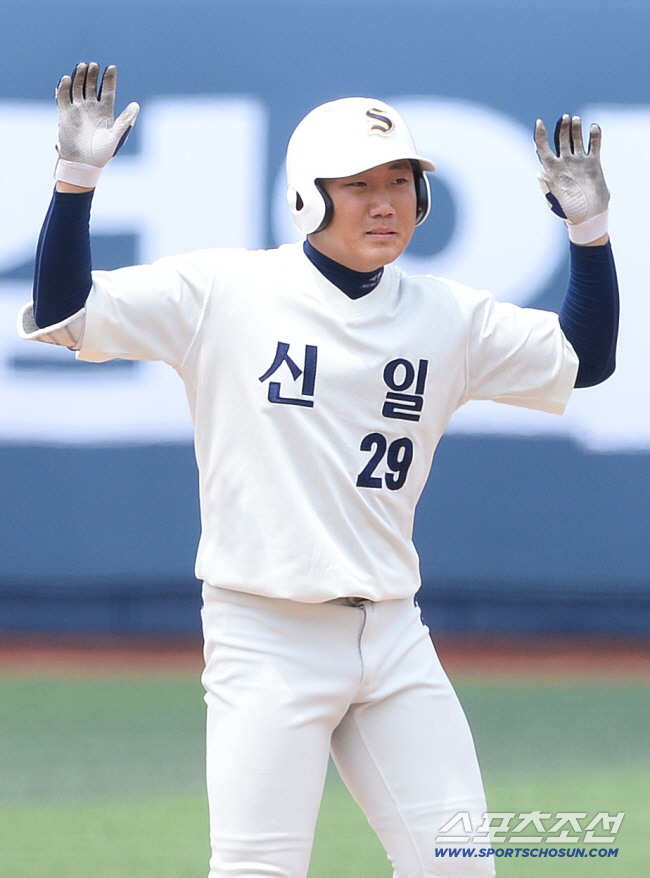 Why did a .235 player make three transfers in five years? The energy of the lottery that was about to explode one day