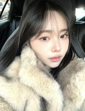 Lee Sol, a cancer fighter, said the sad news..I'll get better soon