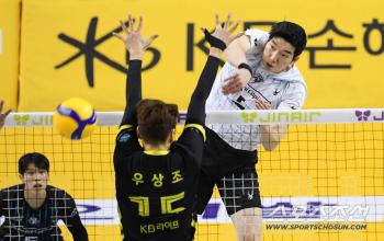  Heo Soobong catches a gap