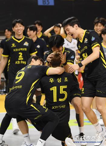  KB Insurance wins dramatically