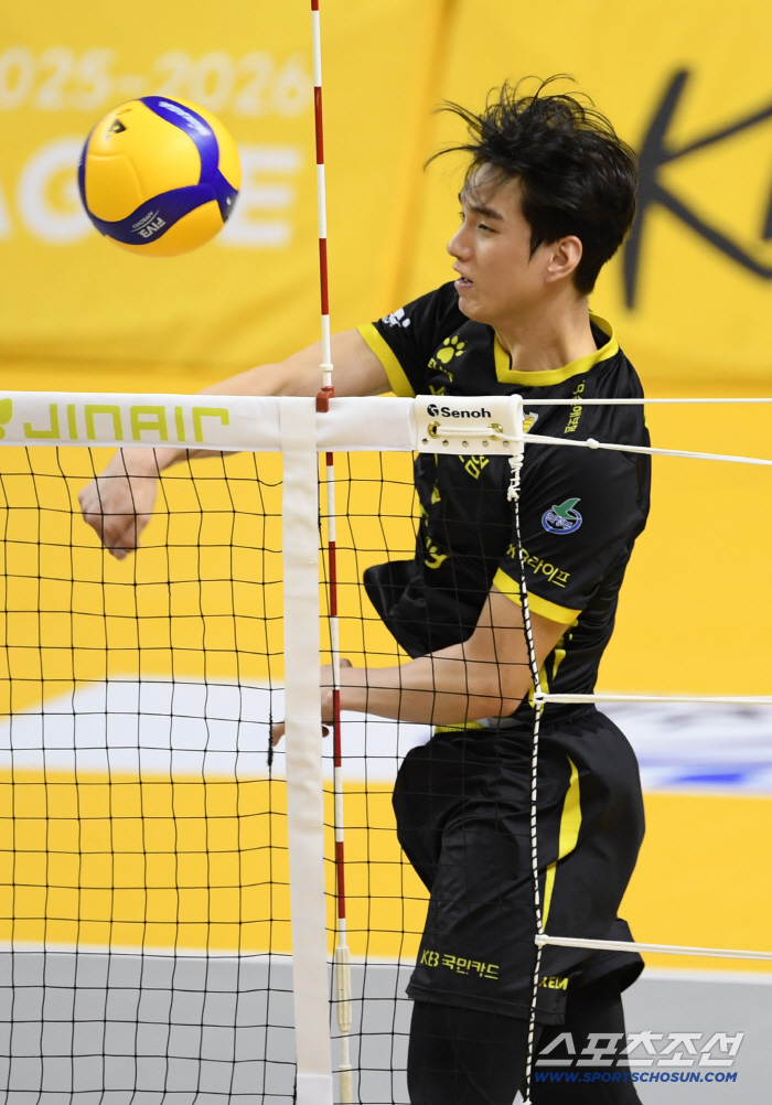  Lim Sungjin uses Blocker Out