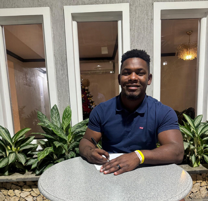 PONSEWICE is really leaving! First, I've filled one spot. Hernandez is here…Peraza is really coming. 