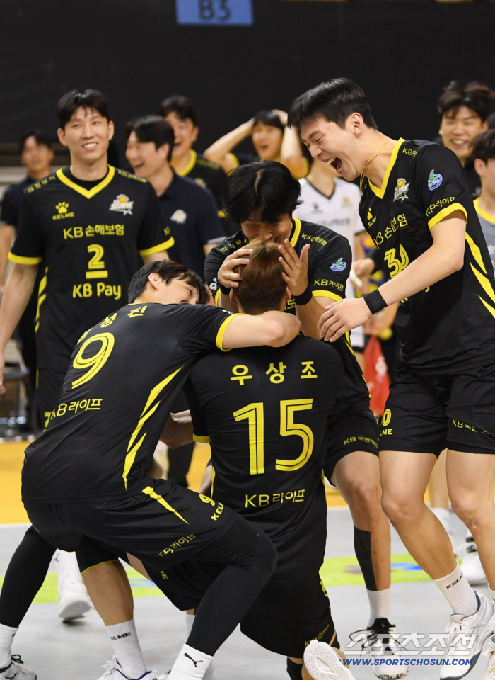 The result was a shutdown, the content was a blood clot...Heungkuk Life caught Hyundai Engineering & Construction and sparked a fight for second place