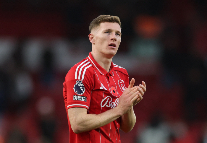 The team is a mess, but this player is aiming to recruit the best Man City, Young Gun Anderson...As an alternative to Silva's departure, the transfer fee is set at 155.6 billion