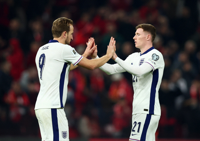 The team is a mess, but this player is aiming to recruit the best Man City, Young Gun Anderson...As an alternative to Silva's departure, the transfer fee is set at 155.6 billion