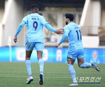 Even the king who came back didn't stop himDaegu, which was an example of the civic team, drew 22 against Anyang in the final round of K League 2 relegation for the first time in 10 years (on-site review)