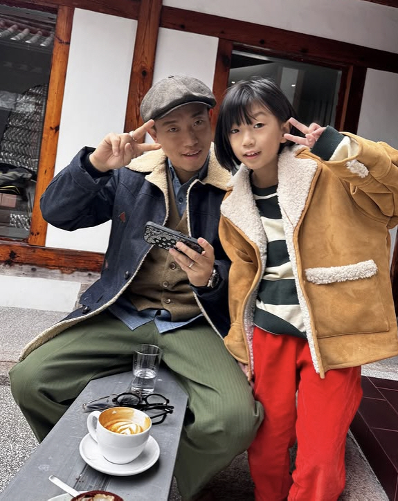 Gary's son is 8 years old. Where did you look like when you were playing Shudol? Growing up like a father