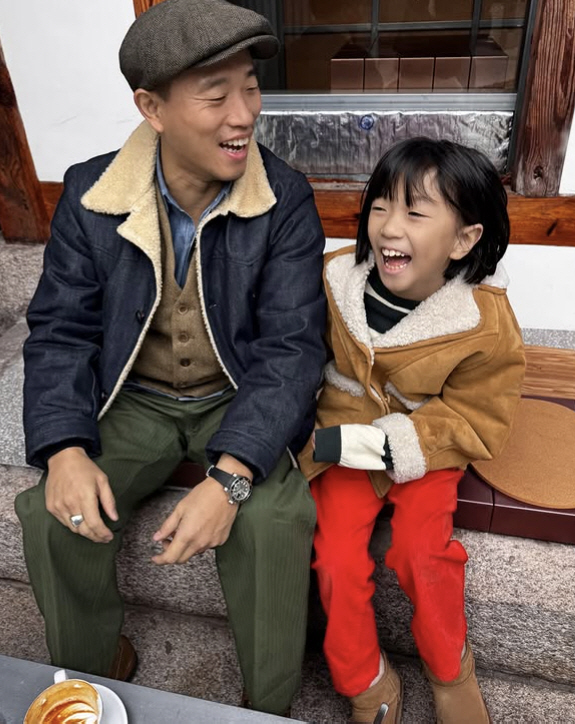 Gary's son is 8 years old. Where did you look like when you were playing Shudol? Growing up like a father