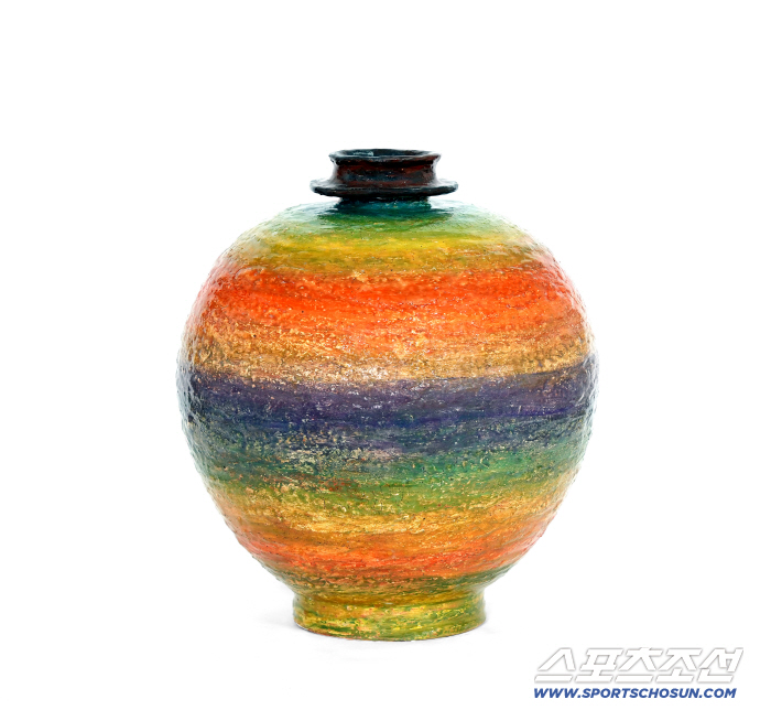 I'm ready to walk into the fire kiln Pottery, the founder of Towheon, holds a retrospective exhibition of Lee Jong-nung