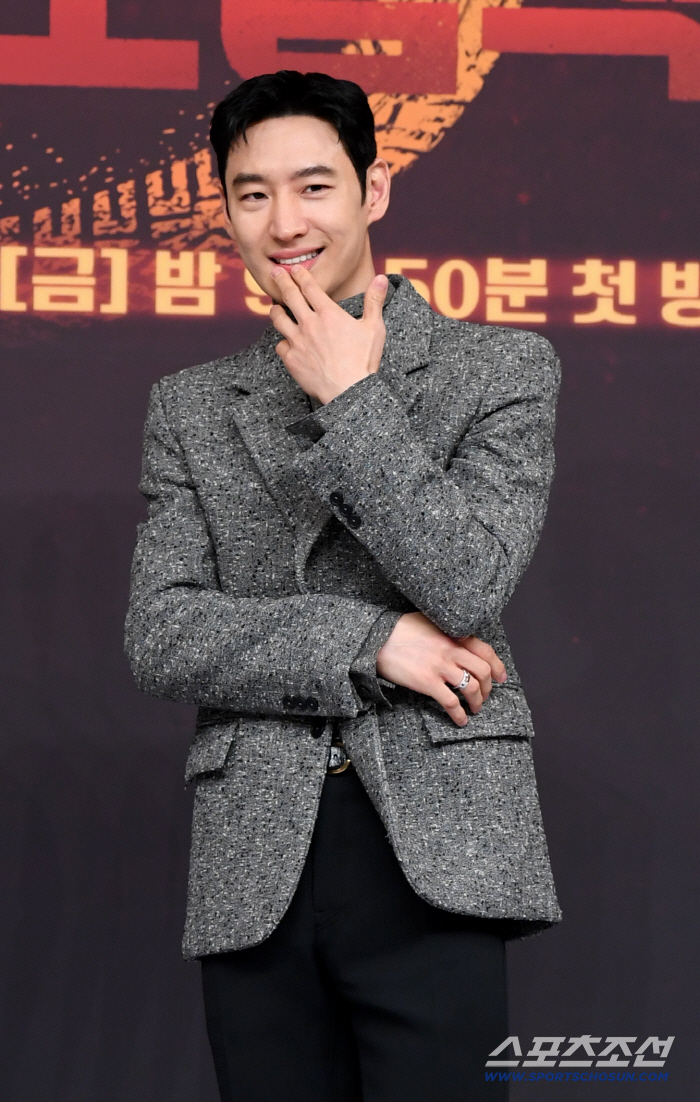  Lee Je-hoon, who is a secondary character, and Yoon Si-yoon, who played with Angwang Don Hogudogi this time (model taxi 3)