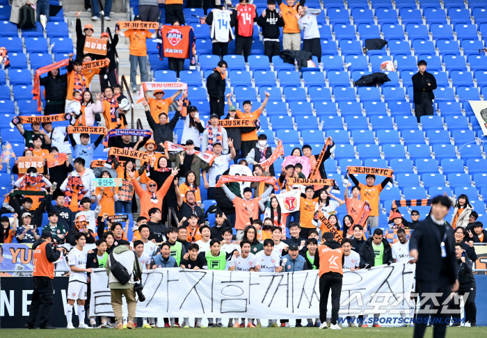  Suwon and Ulsan overpowered → Jeju's acting coach Kim Jung-soo, who avoided direct relegation, PO for promotion, urgent need to recover his physical strength