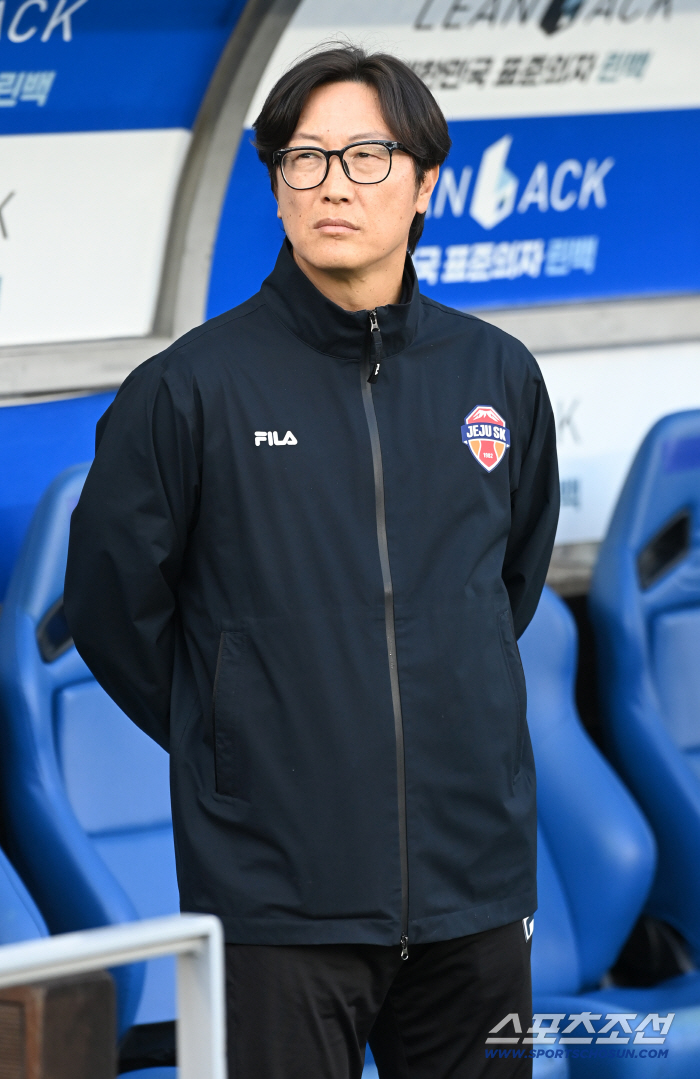  Suwon and Ulsan overpowered → Jeju's acting coach Kim Jung-soo, who avoided direct relegation, PO for promotion, urgent need to recover his physical strength