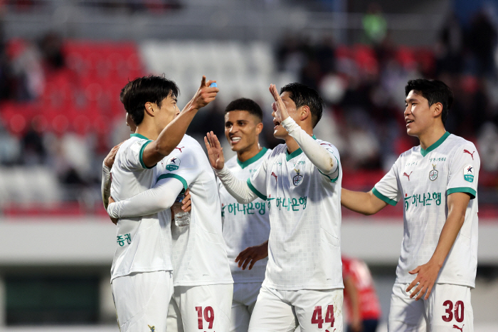 It's the Daejeon era! Director Hwang Sun-hong's Daejeon Hana Citizen, Gimcheon Sangmu 30, and cheers for the first runner-up in the foundation