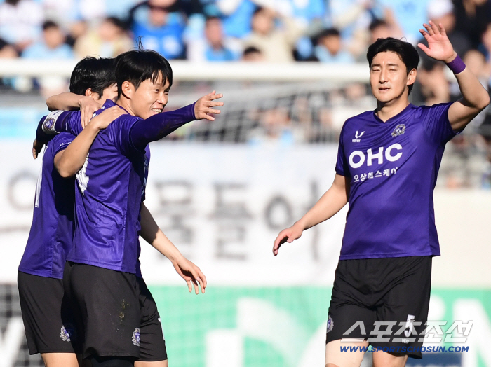  FC Anyang Lee Chang-yong scored an additional goal through the offside decision