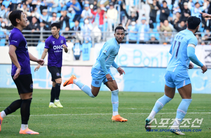  Giovanni's second-half chase goal succeeded