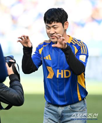  Kim Minsoo from Fisik University, tiger pose