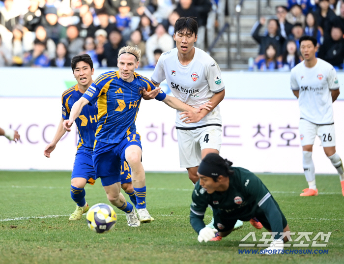  Rubik's hand, if you have a chance, you should grab it