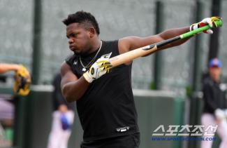 Recruitment of Kang Baekho → Peraza is here! Hanwha's color has become very distinct...2026 is an attack