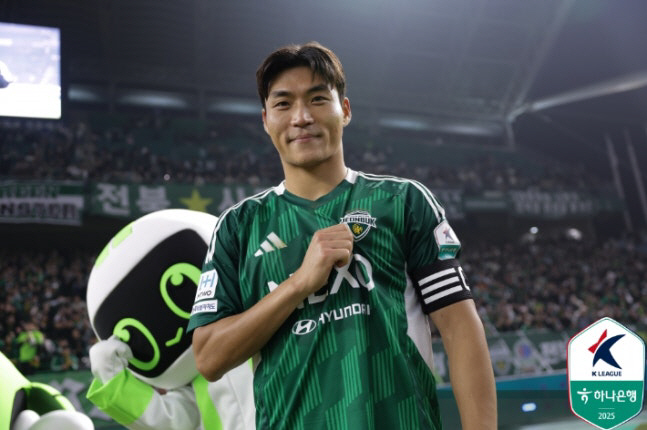 There's never been such a competition for MVP! Handwritten letter Lee Dong-kyung vs. moving video Park Jin-seop, hot campaign like an election campaign